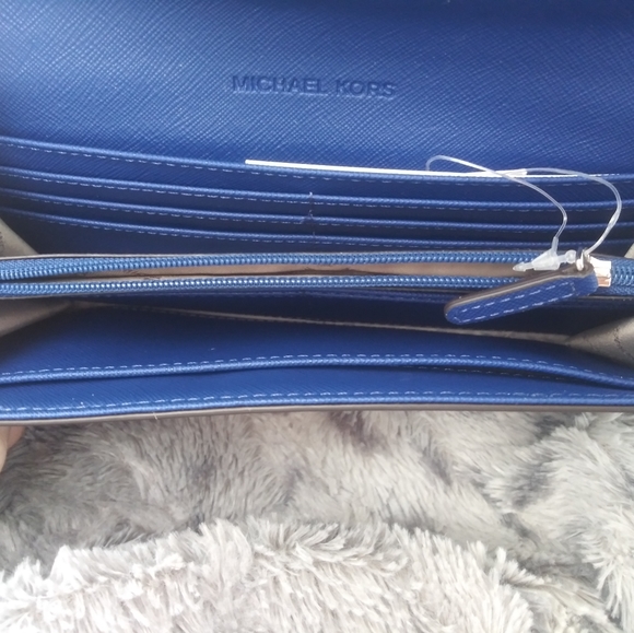 Michael Kors Wallet NWT - Picture 2 of 4